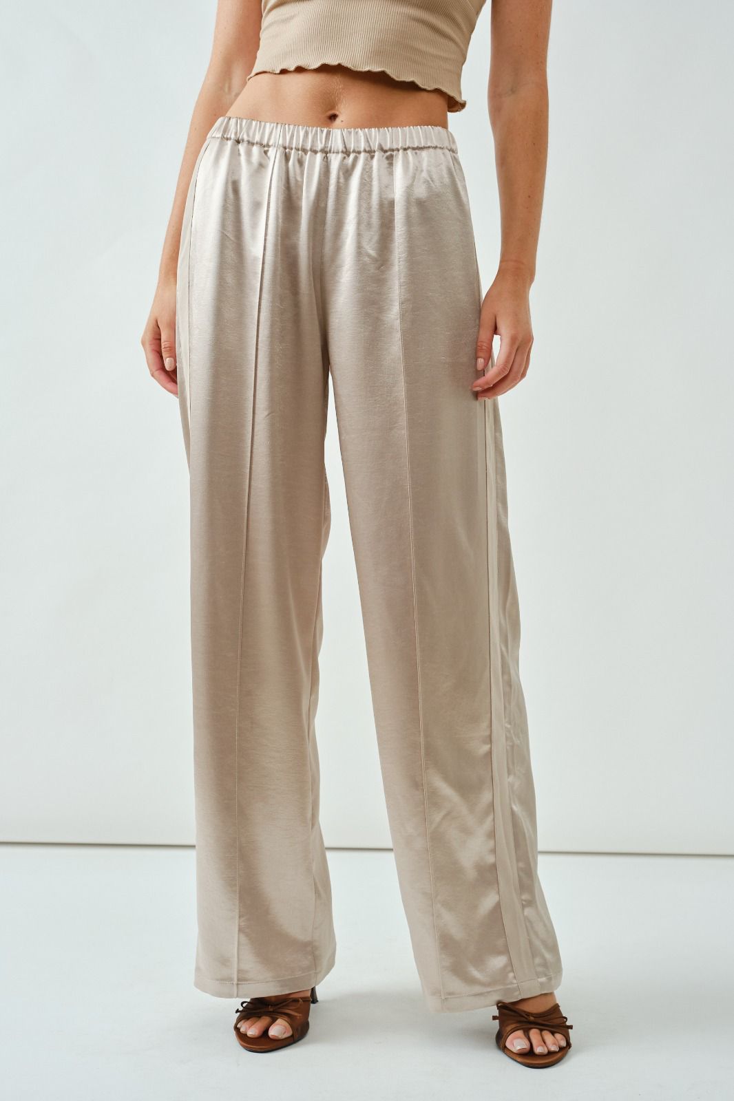 COMFY STRAIGHT PANTS DE SATIN CHAMPAGNE