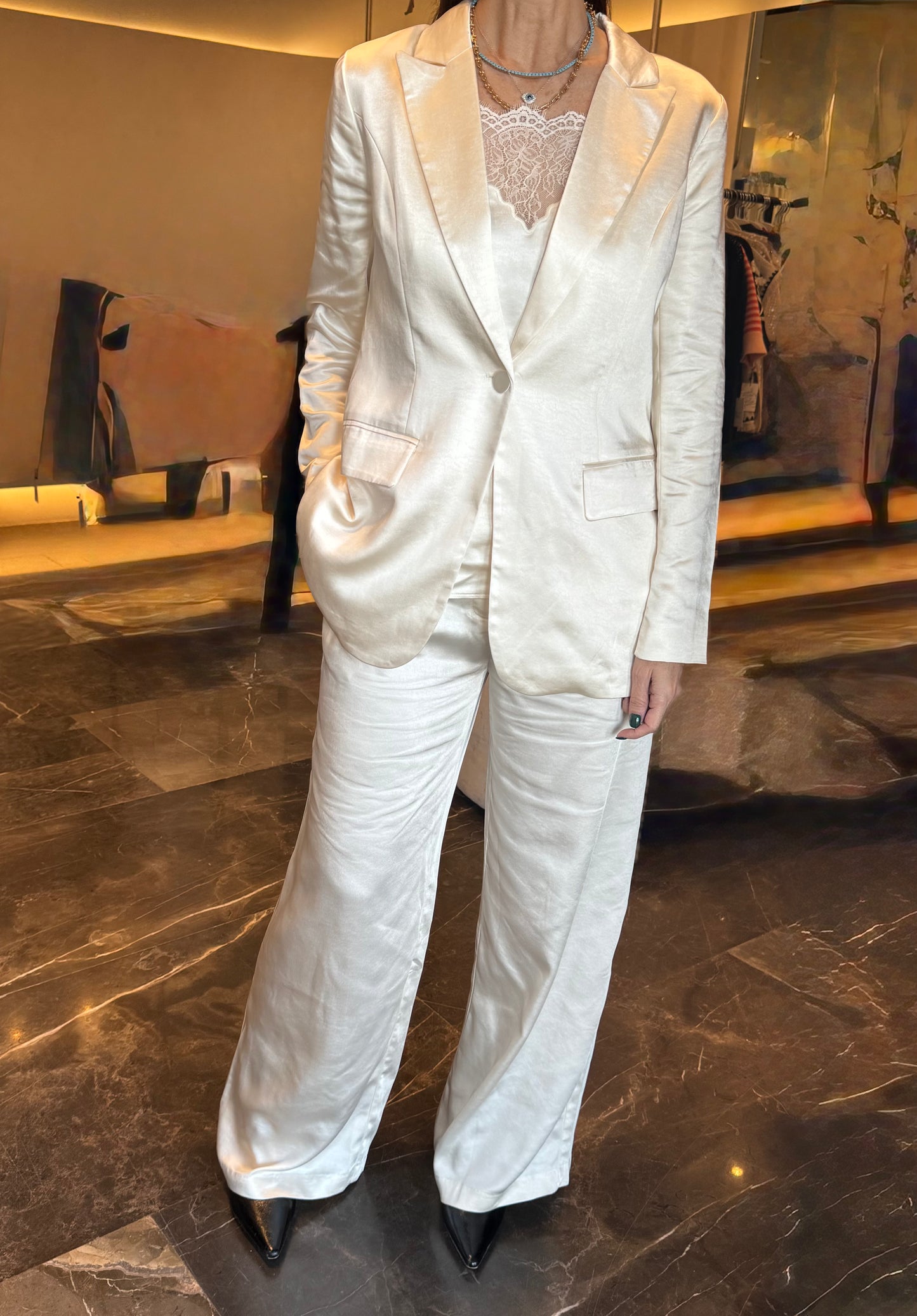 SET SACO SATIN ONE BUTTON ELASTIC BACK PANT