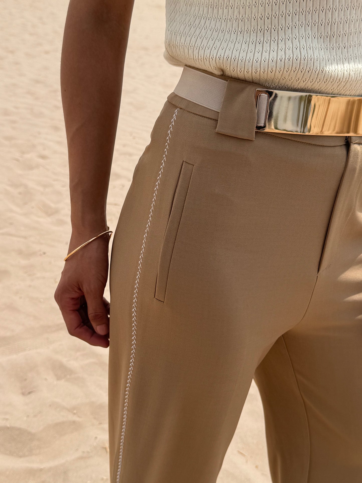 PANTALÓN CON DETALLE DE COSTURA STRAIGHT LEG