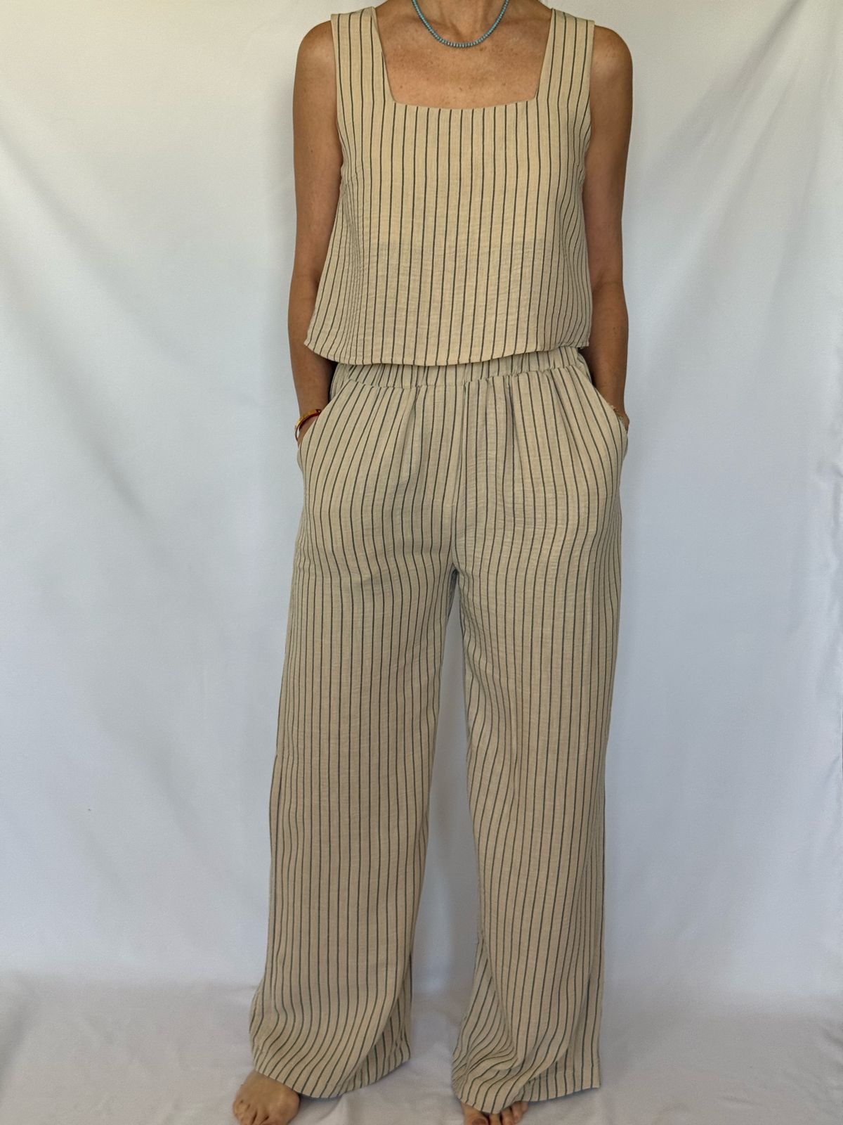 SET A RAYAS TOP CUELLO CUADRADO Y PANTALÓN RECTO