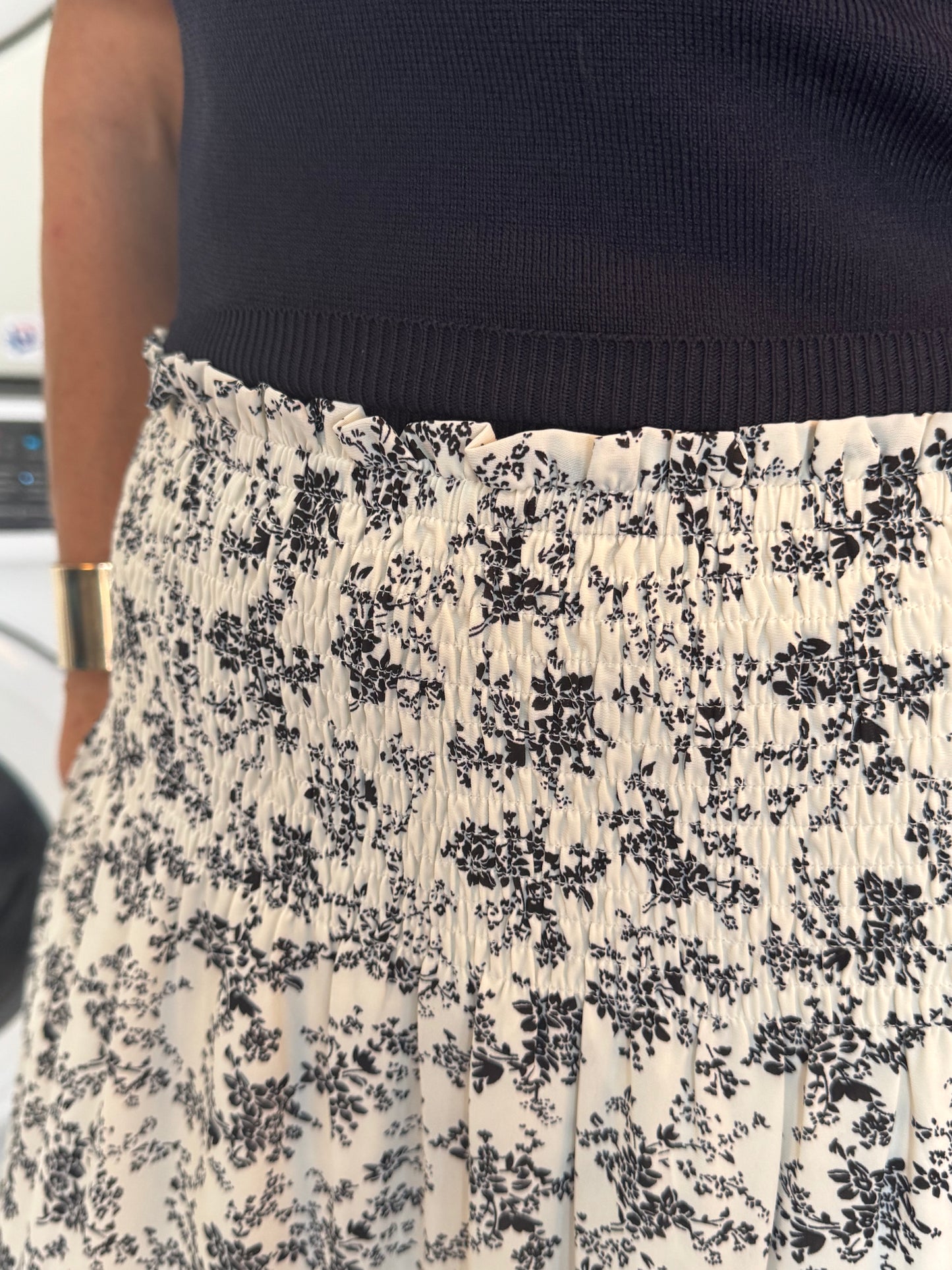 FALDA PRINT FLORES NEGRA