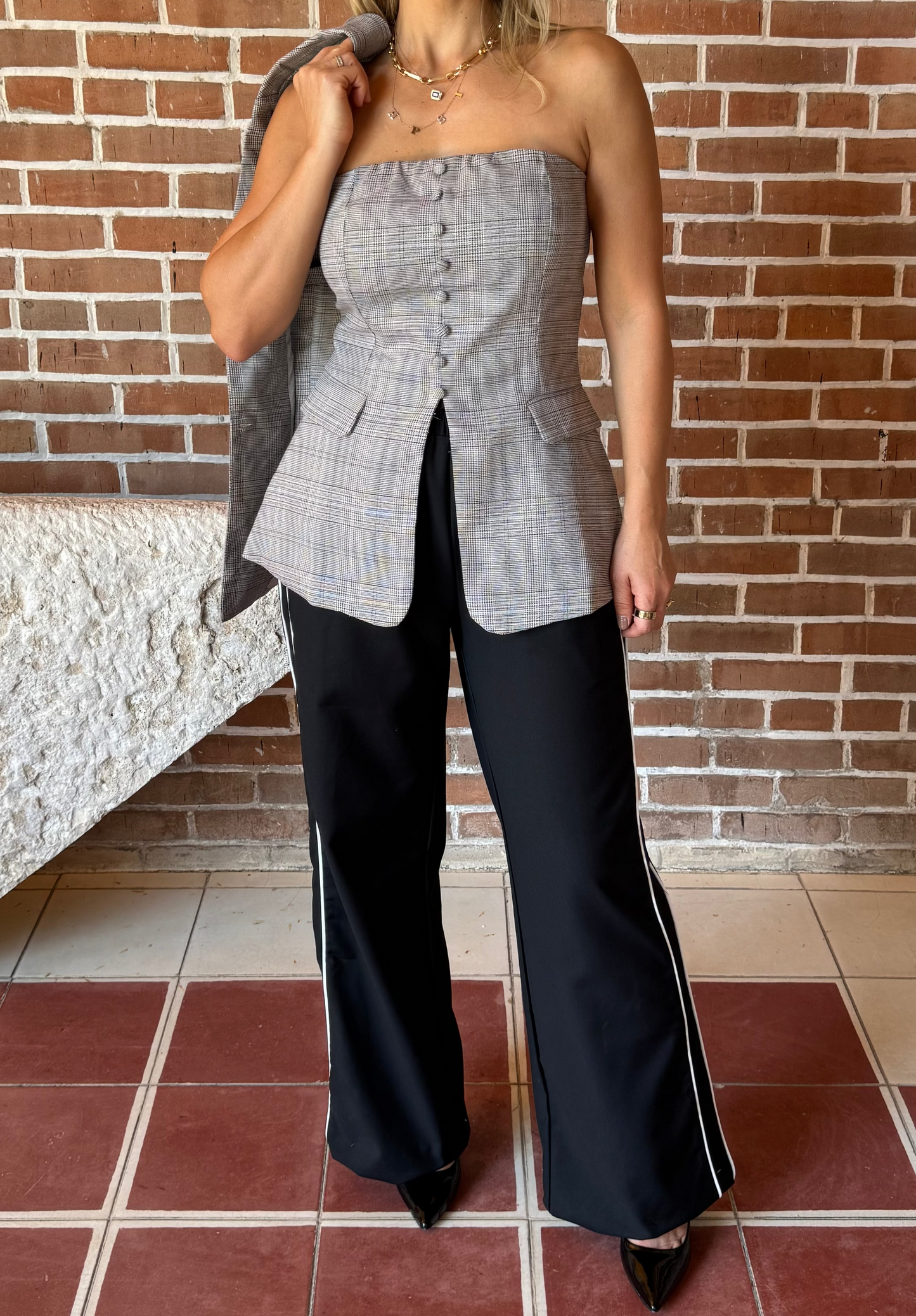 SET SACO A CUADROS CON STRAPLESS Y BOTONES