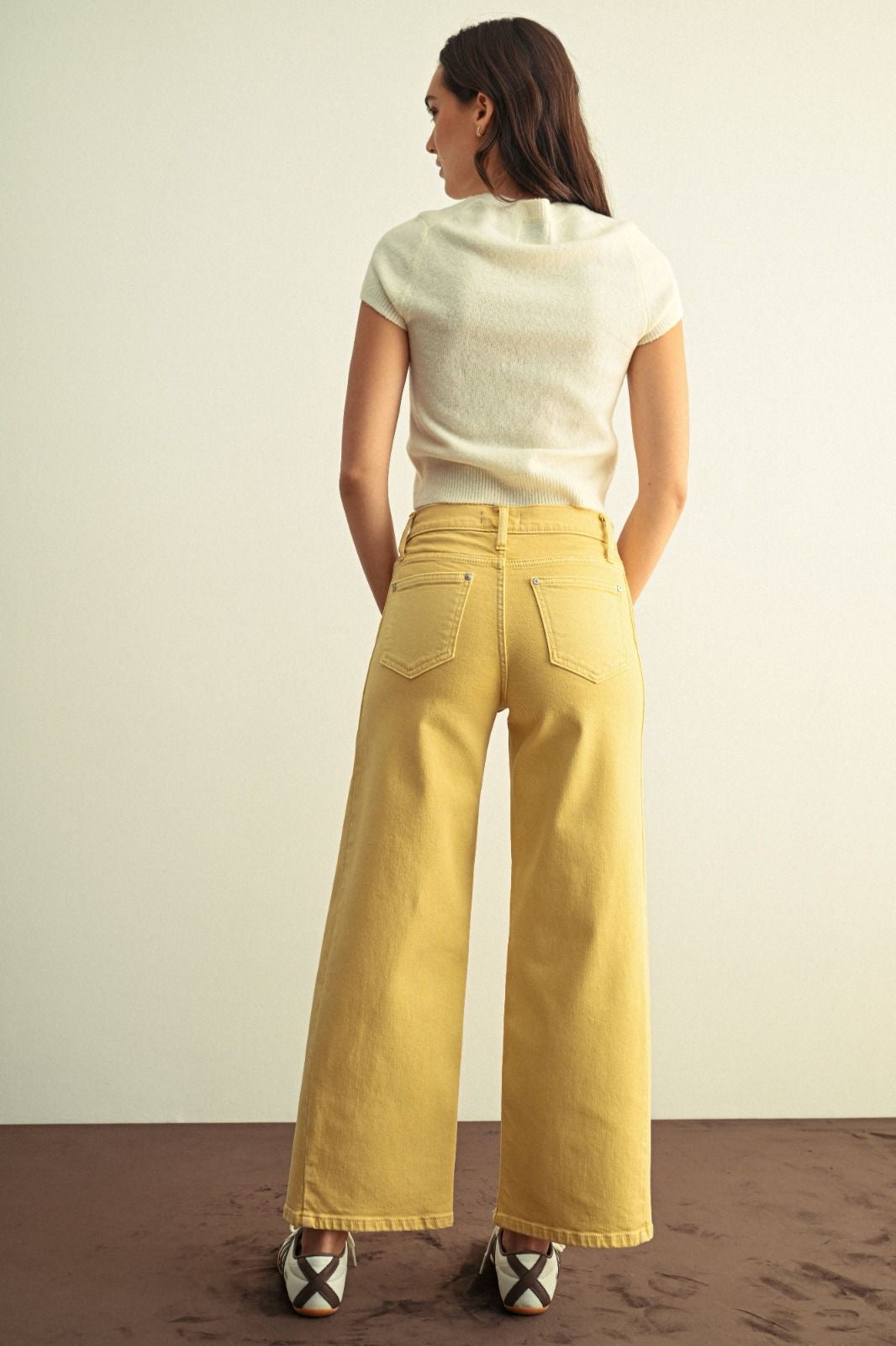 STRAIGHT LEG JEANS
