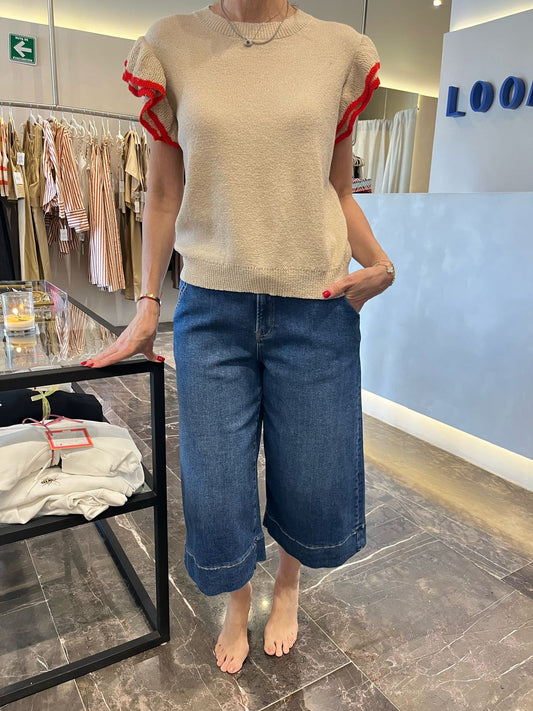BLUSA PUNTO CON OLANES DETALLE ORILLA EN ROJO