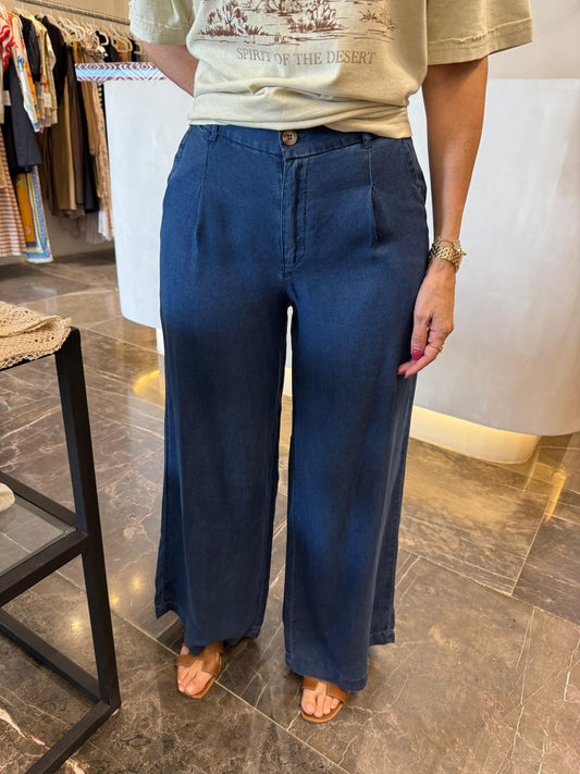 PANTALÓN WIDE LEG DENIM DELGADITA