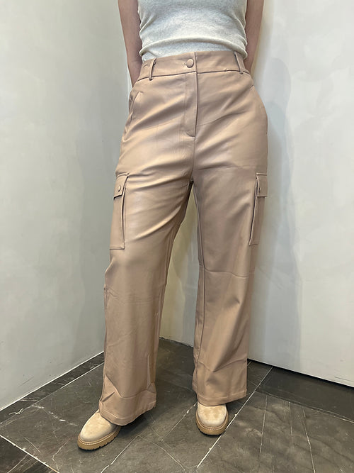 PANTALÓN BEIGE VINIPIEL