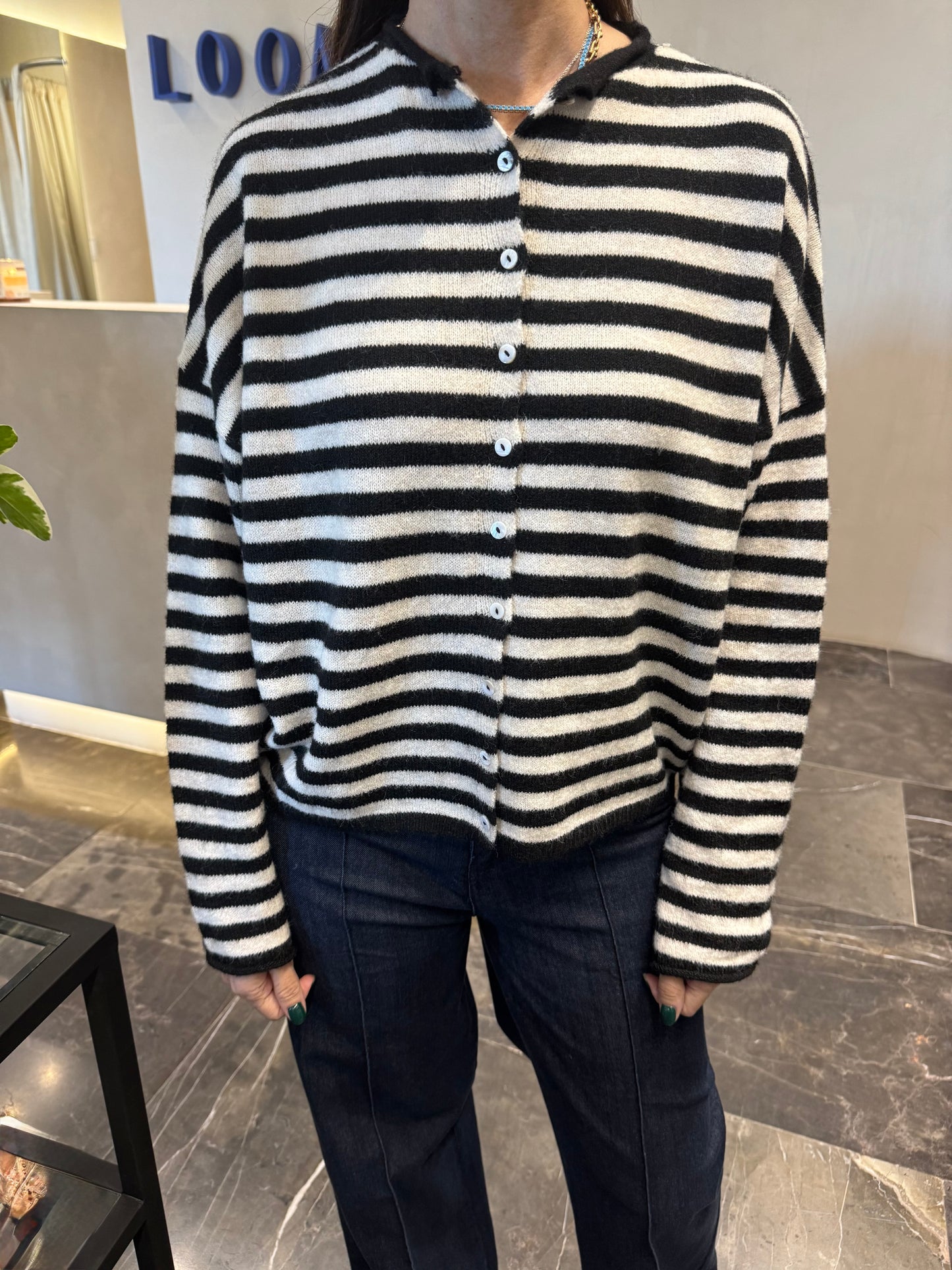 SWEATER A RAYAS CON BOTONES