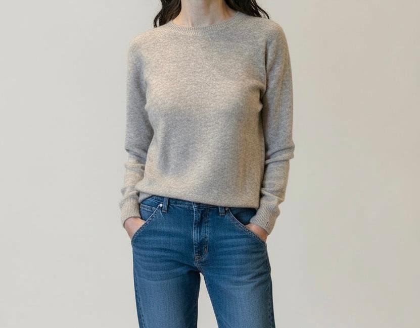 SWEATER CON DESTELLOS DORADOS