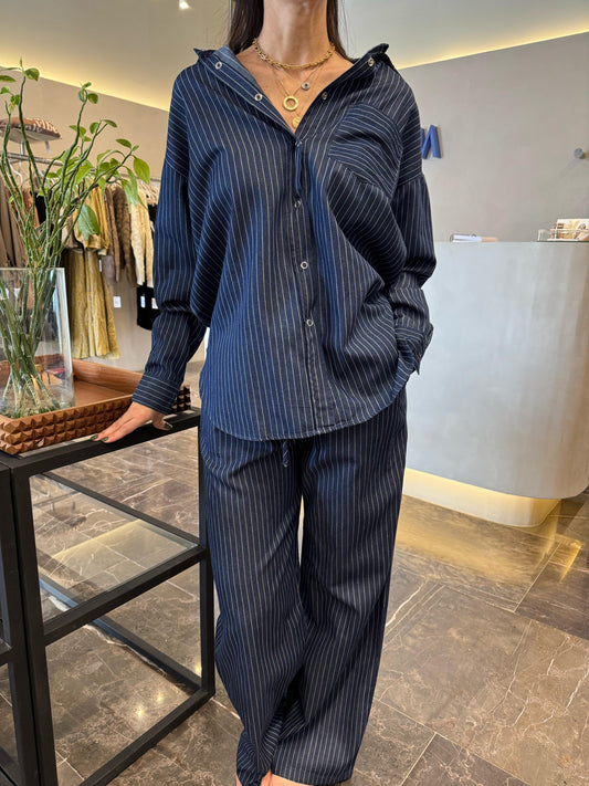 SET CAMISA BOTONES DENIM CON RAYAS DELGADITAS