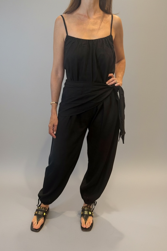 JUMPSUIT ALADINO CON CINTURÓN DE LAZO