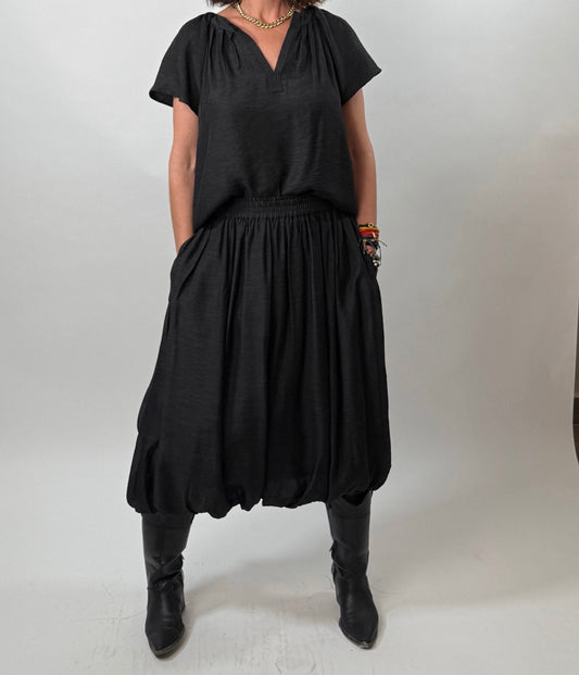 SET BLUSA CUELLO V Y FALDA GLOBO