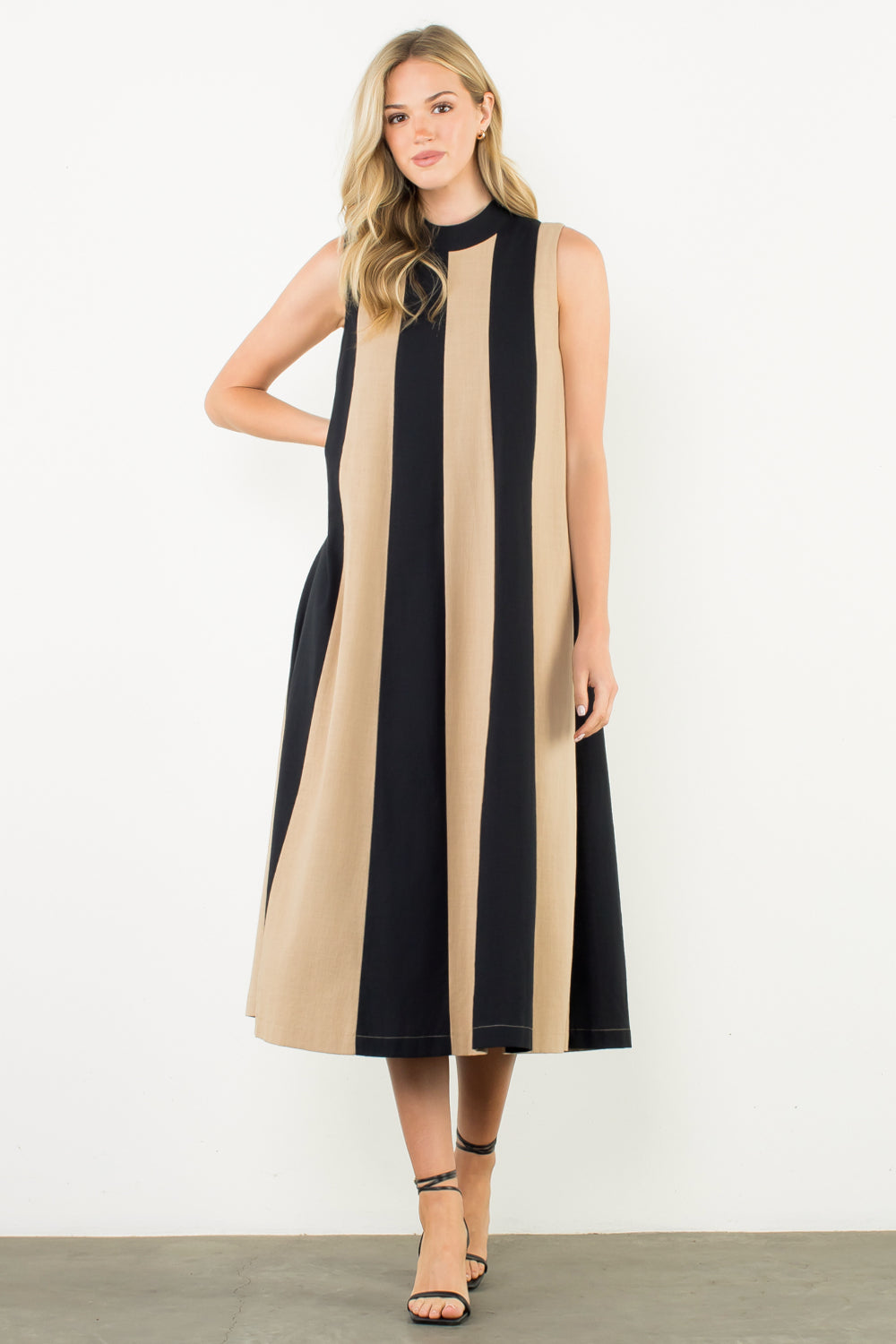 VESTIDO RAYAS VERTICALES CON LAZO EN CUELLO