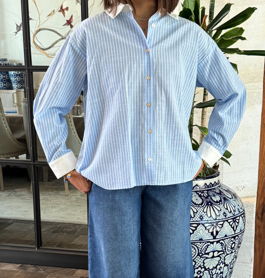 CAMISA A RAYAS CON CUELLO BLANCO