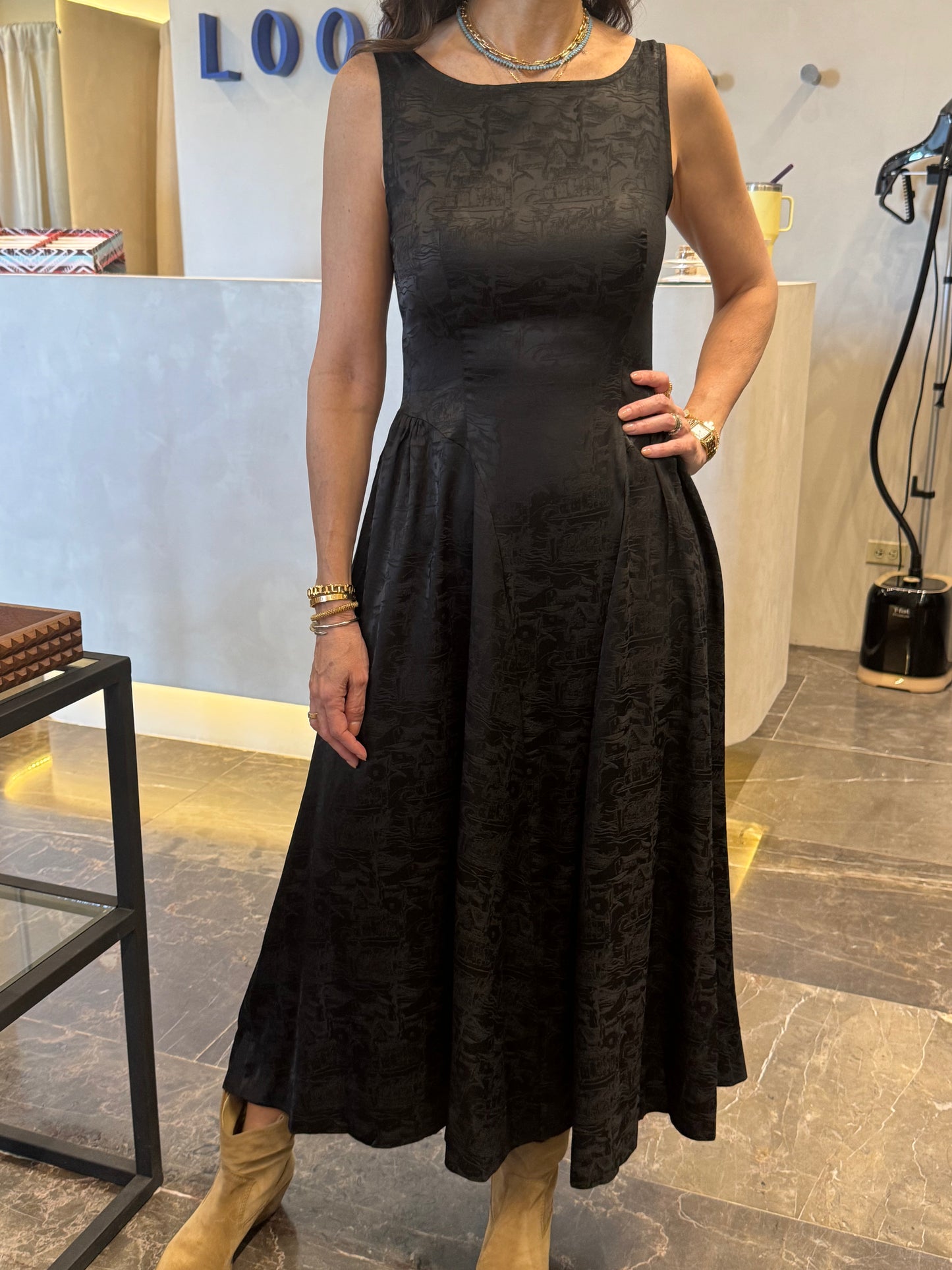 VESTIDO NEGRO CLÁSICO