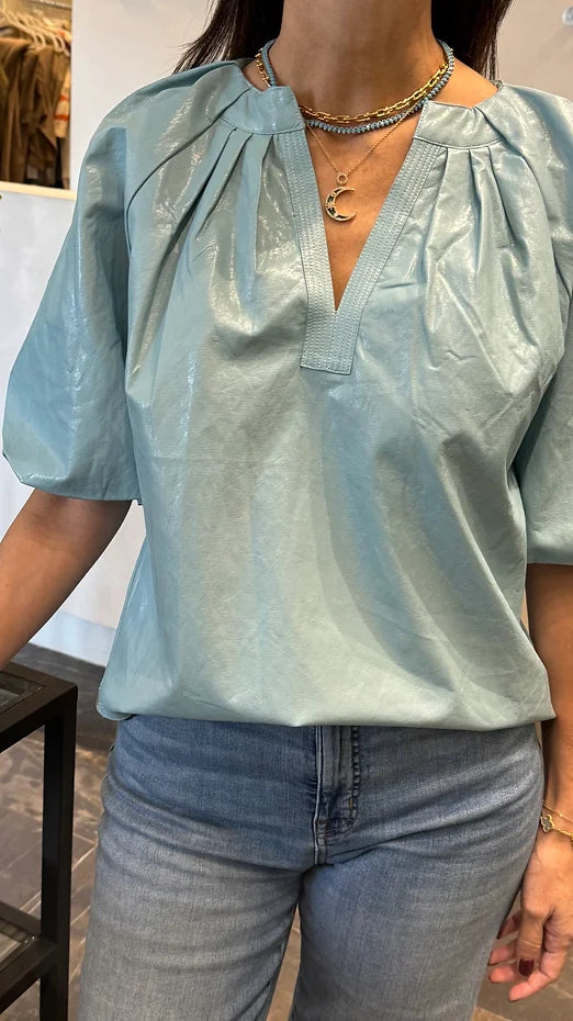 BLUSA TIPO PIEL MANGA BOMBACHA