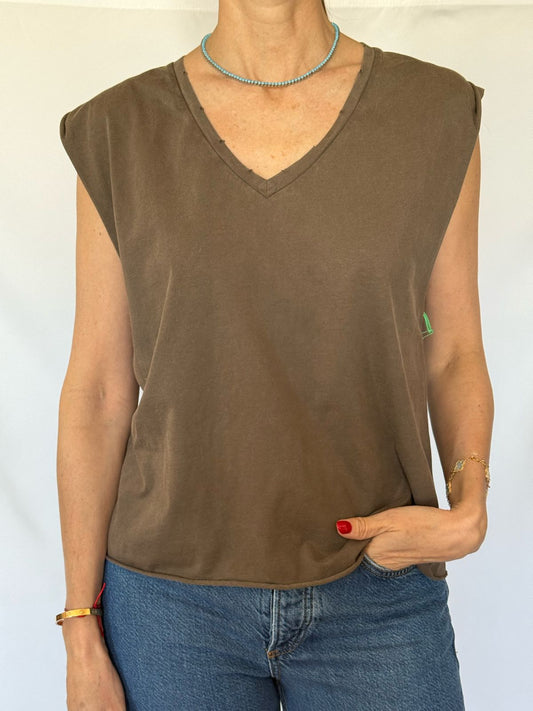 MUSCLE TANK TOP CHOCOLATE
