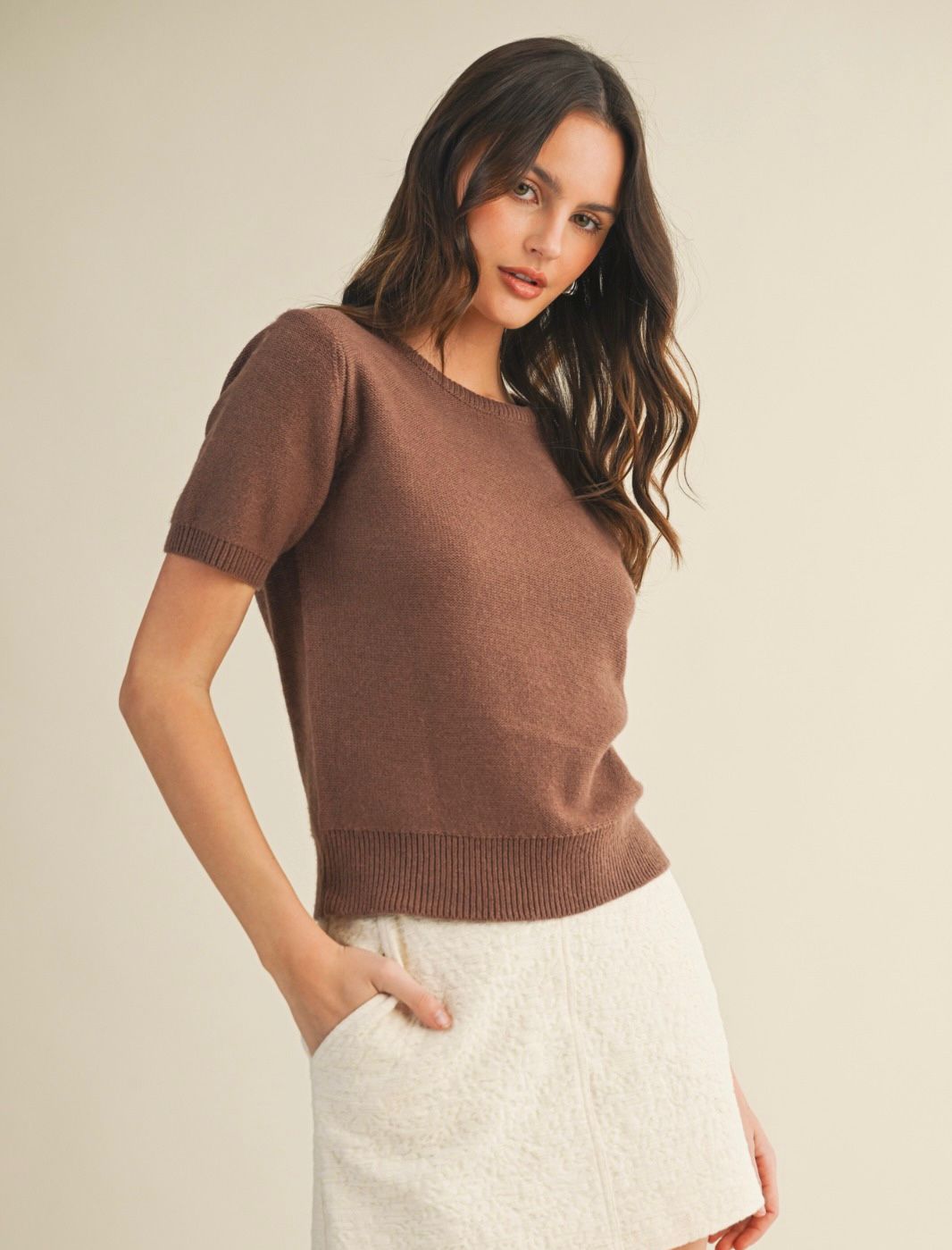 BLUSA PUNTO CUELLO REDONDO MANGA CORTA MOCHA