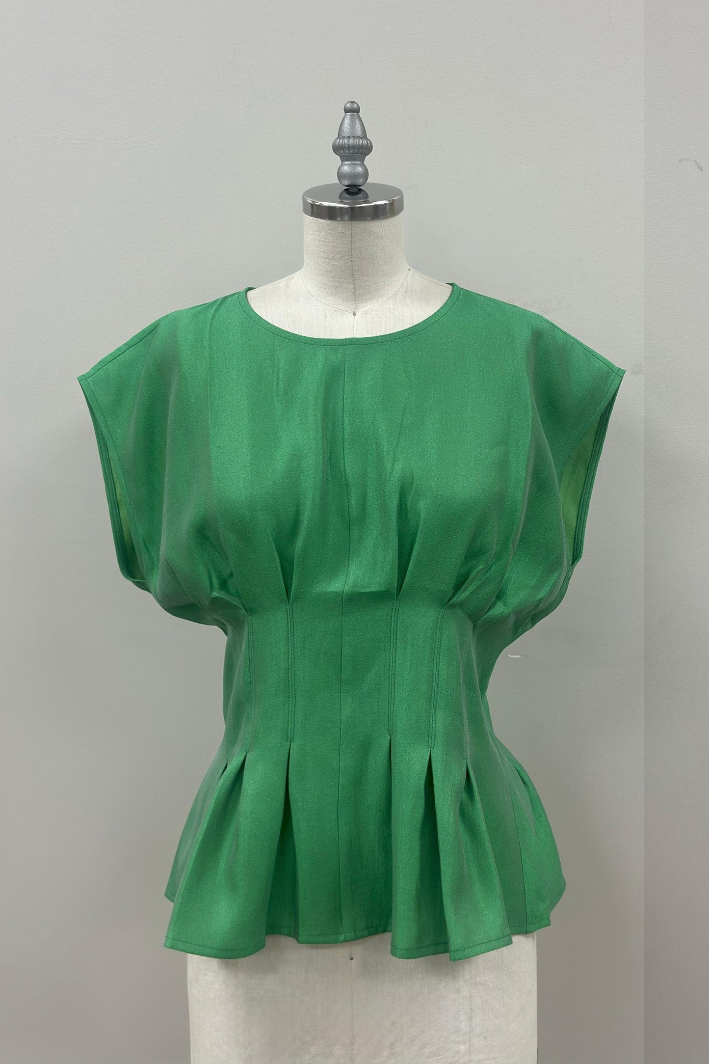 BLUSA CON PINZAS GREEN