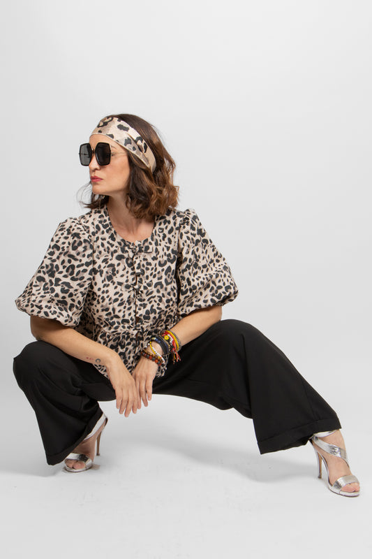 BLUSA CON TRES AMARRES AL FRENTE LEOPARDO